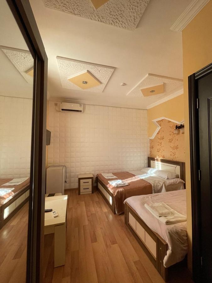 Lux Palace Hotel Kutaisi Eksteriør bilde
