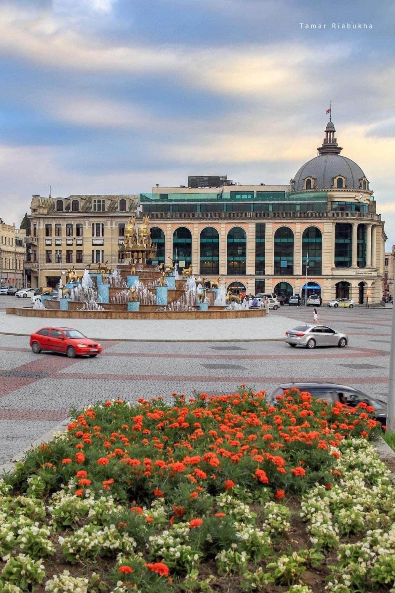Lux Palace Hotel Kutaisi Eksteriør bilde
