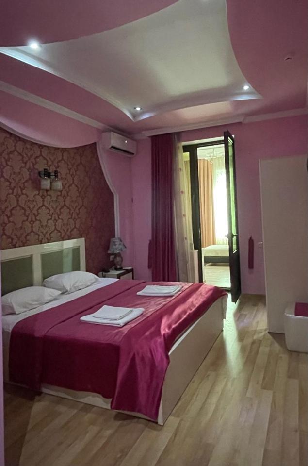 Lux Palace Hotel Kutaisi Eksteriør bilde