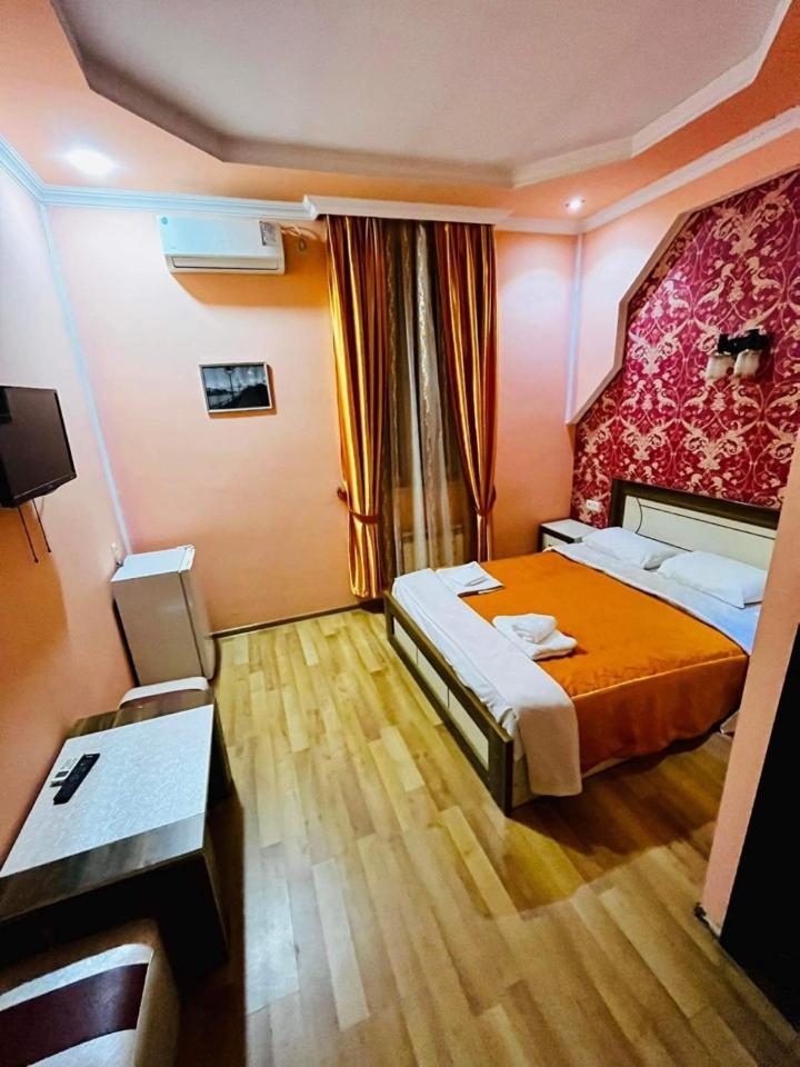 Lux Palace Hotel Kutaisi Eksteriør bilde