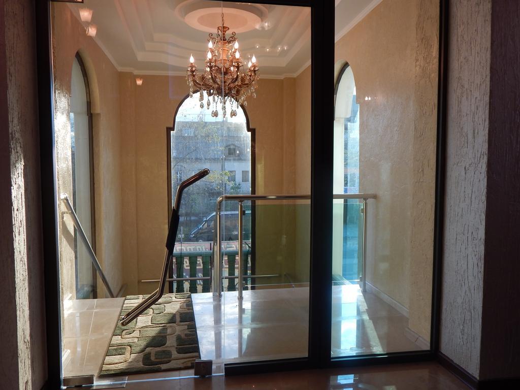Lux Palace Hotel Kutaisi Eksteriør bilde