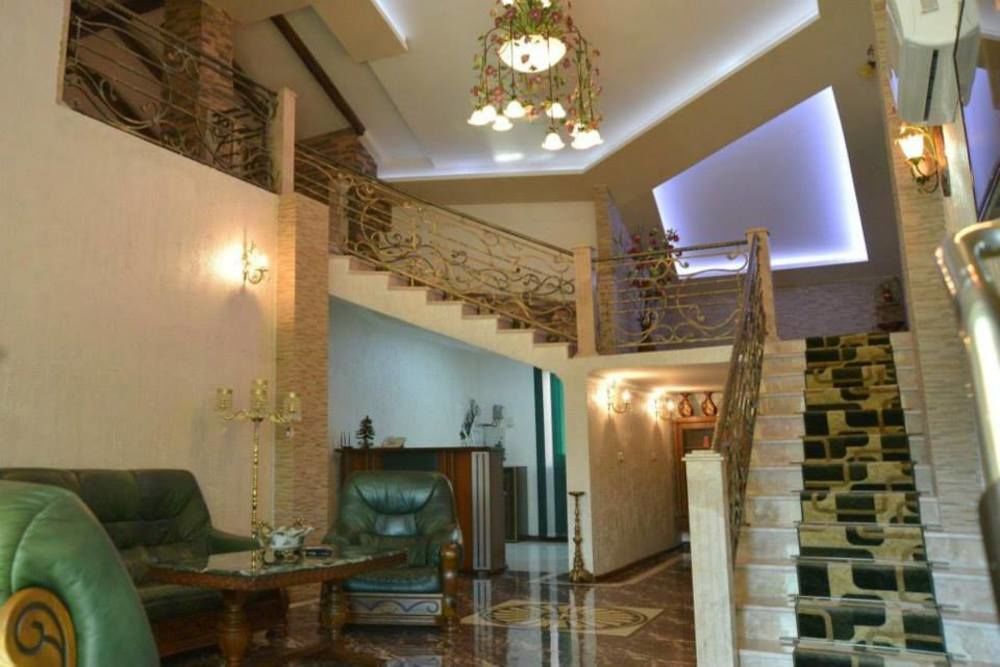 Lux Palace Hotel Kutaisi Eksteriør bilde