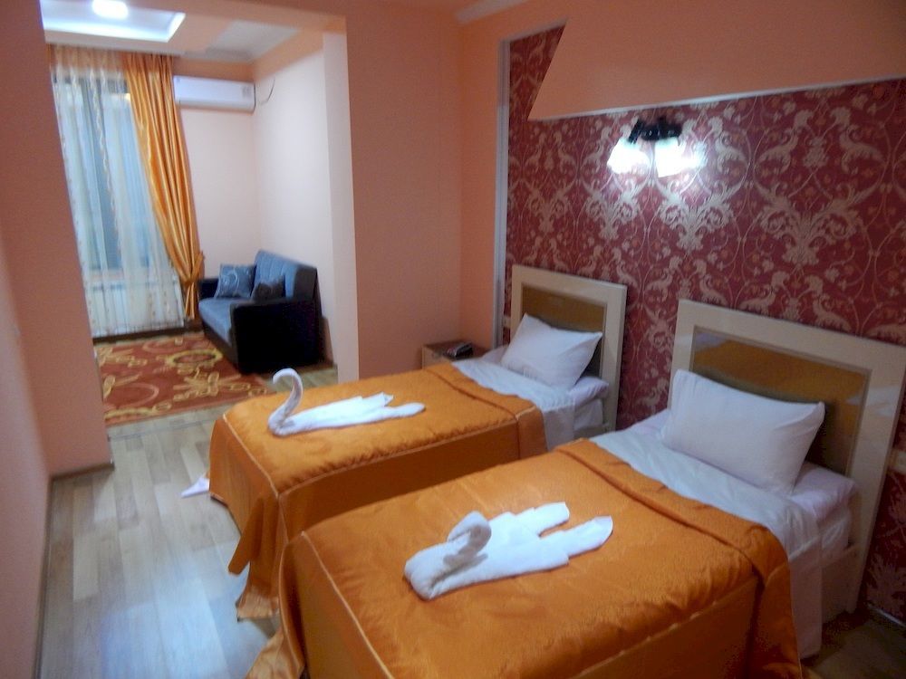 Lux Palace Hotel Kutaisi Eksteriør bilde