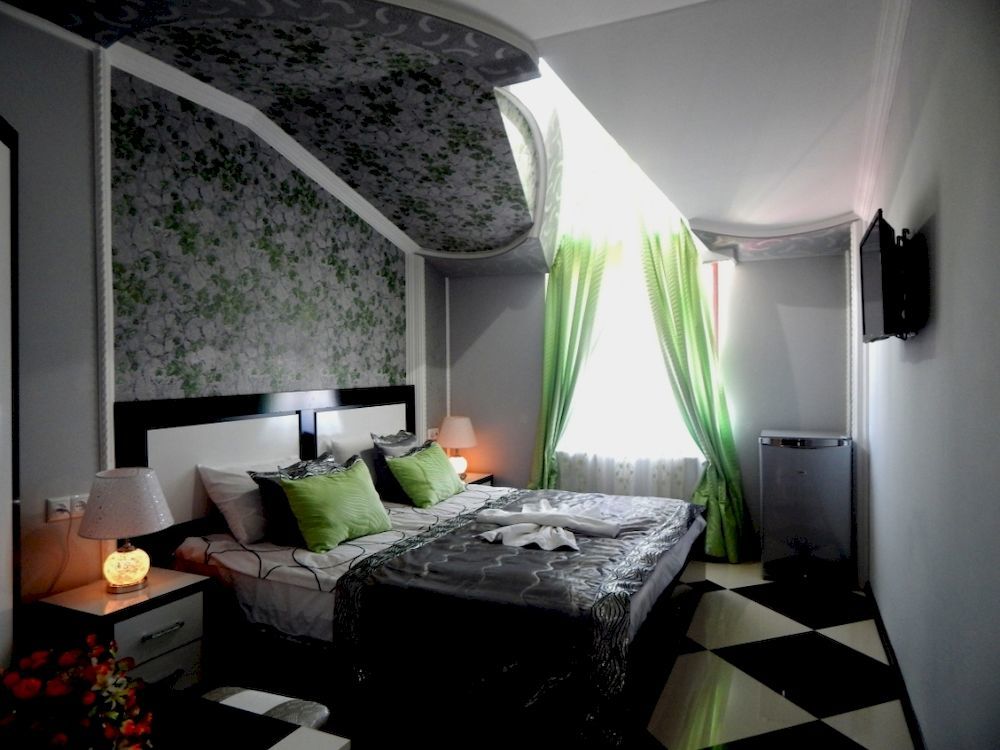 Lux Palace Hotel Kutaisi Eksteriør bilde