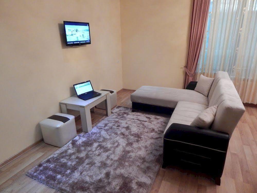 Lux Palace Hotel Kutaisi Eksteriør bilde